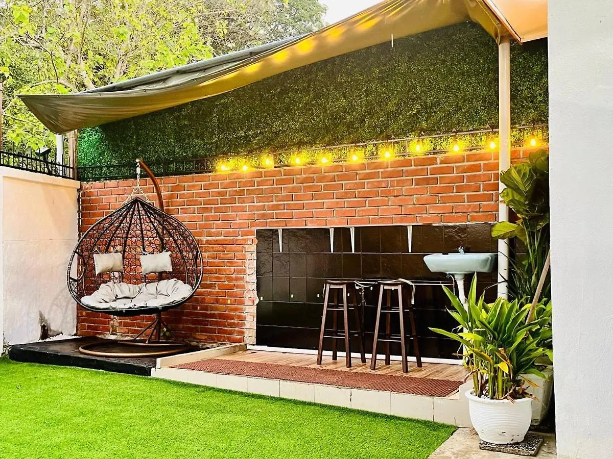 Riverside Botanical Retreat + Nature-Surround Pool +Bbq Patio! Βίλα Τζωρτζ Τάουν
