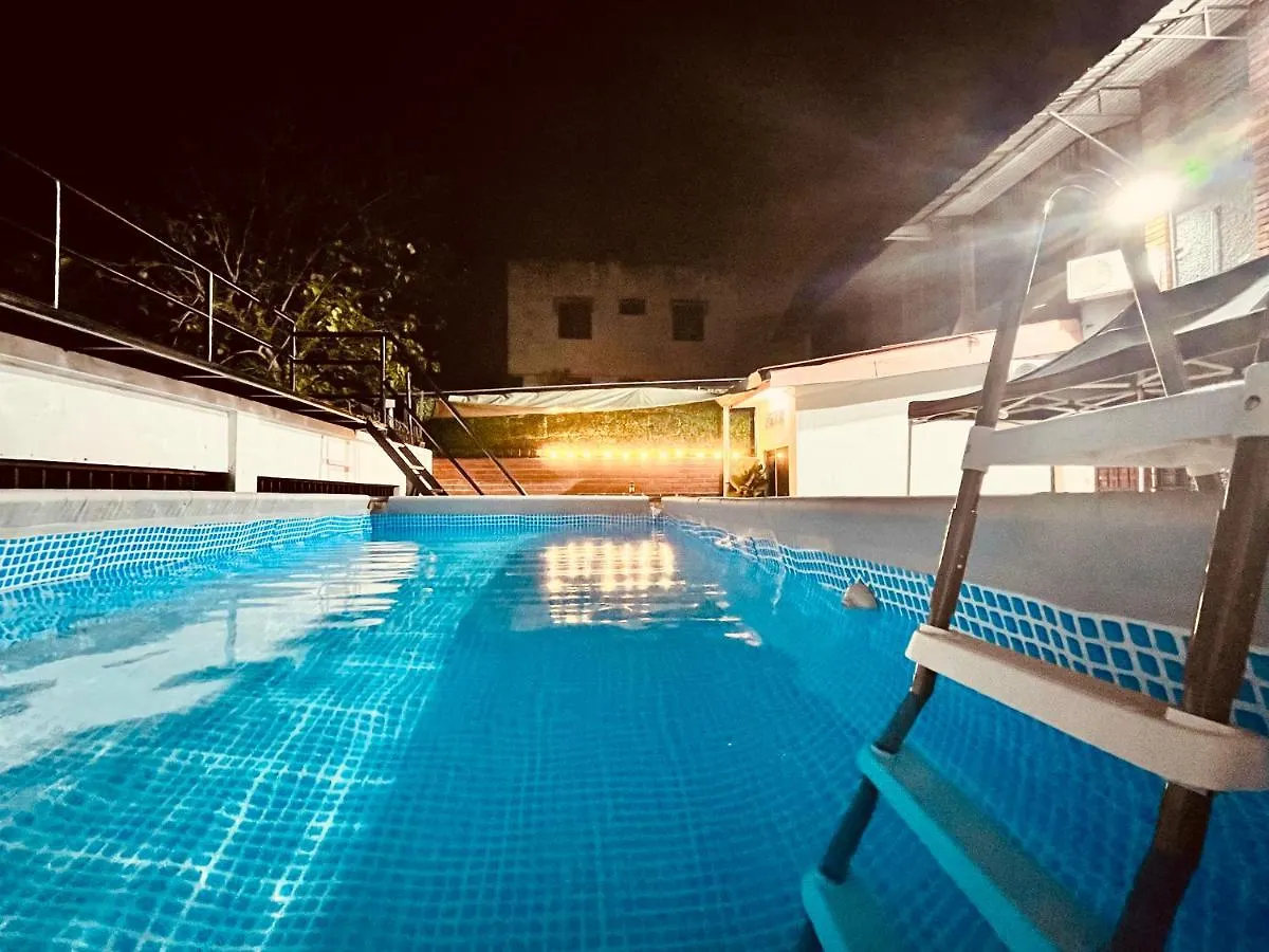 Riverside Botanical Retreat + Nature-Surround Pool +Bbq Patio! Βίλα Τζωρτζ Τάουν